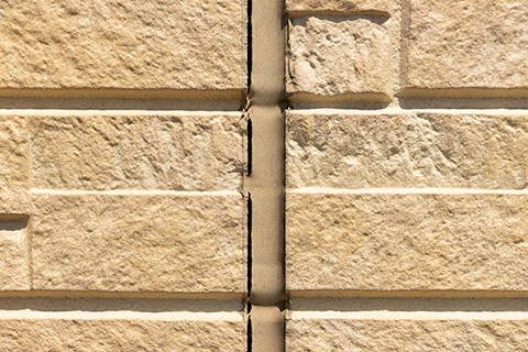 大きな亀裂・隙間（破断・剥離）